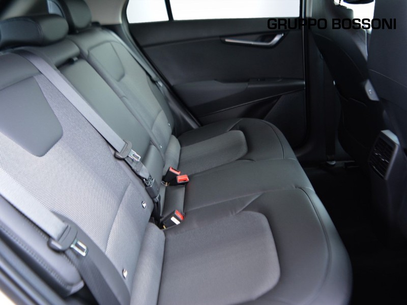 7 - Kia Niro 64,8 kwh evolution s/premium pack