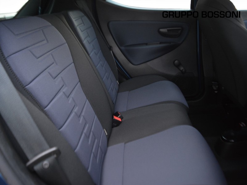 7 - Lancia Ypsilon 1.0 firefly hybrid 70cv gold plus s&s