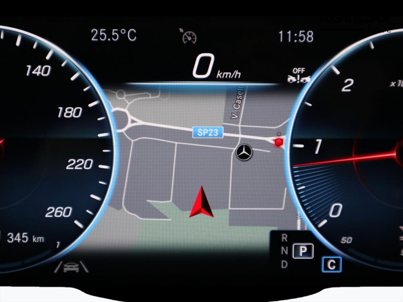 13 - Mercedes GLA 200 d premium 8g-dct