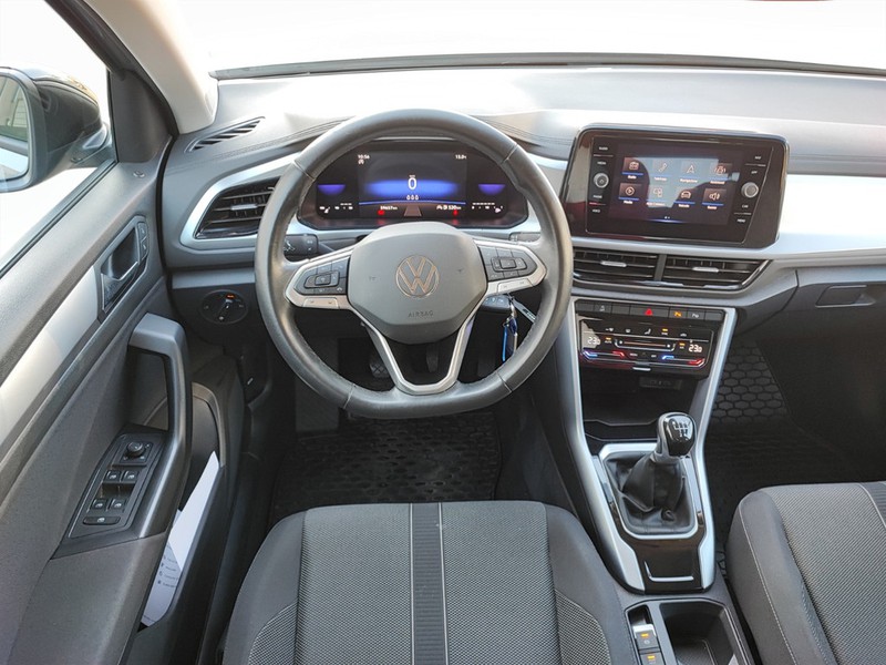 7 - Volkswagen T-Roc 1.0 tsi 110cv life