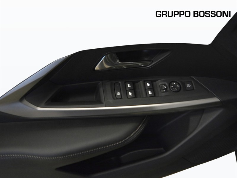 13 - Peugeot 3008 1.2 hybrid 136cv allure e-dcs6