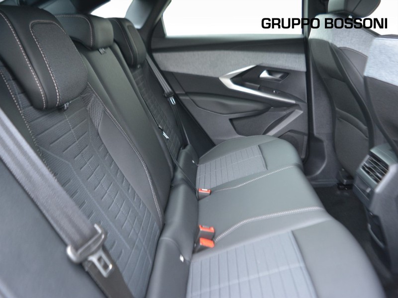 7 - Peugeot 3008 73 kwh allure