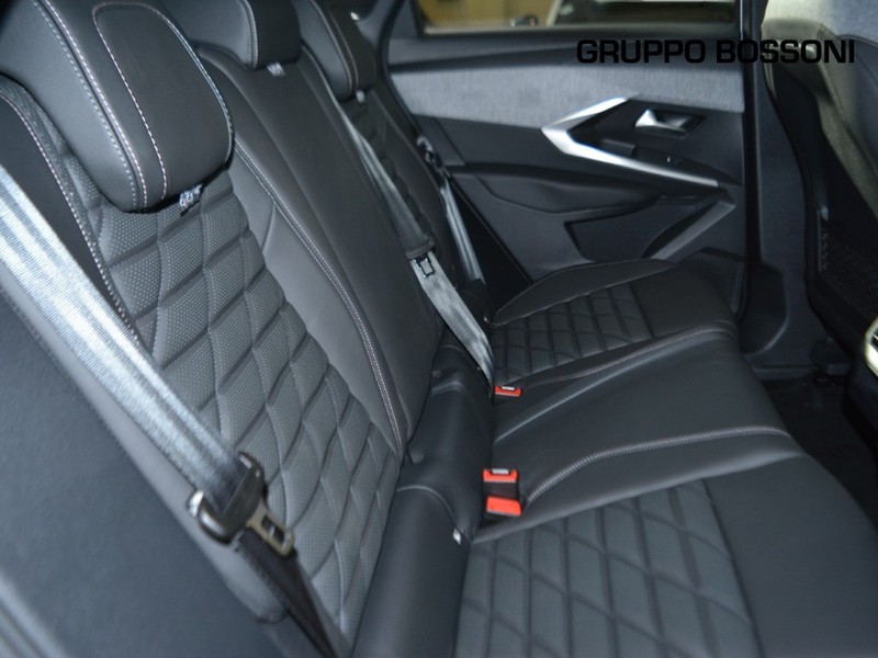 7 - Peugeot 3008 1.2 hybrid 136cv allure e-dcs6