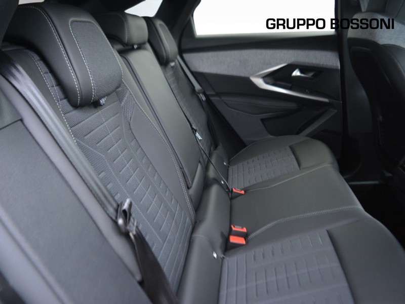 7 - Peugeot 3008 1.2 hybrid 136cv gt e-dcs6