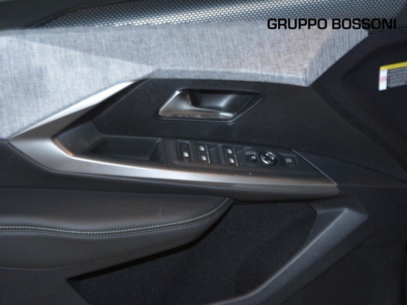 13 - Peugeot 3008 1.2 hybrid 136cv gt e-dcs6