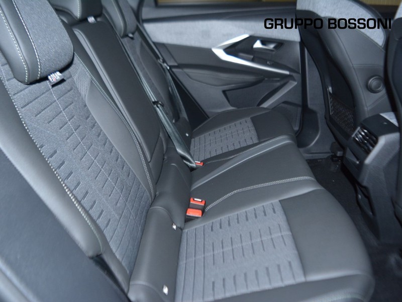 7 - Peugeot 3008 1.2 hybrid 136cv gt e-dcs6