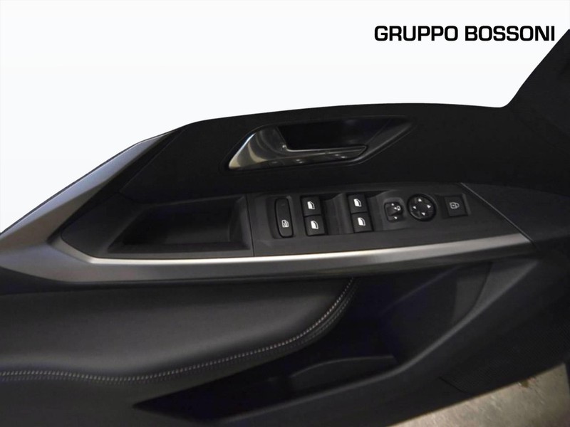 13 - Peugeot 3008 1.2 hybrid 145cv allure e-dcs6