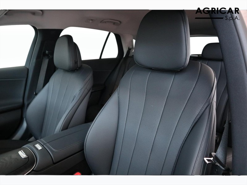 7 - Mercedes Classe E station wagon all-terrain 220 d advanced 4matic 9g-tronic