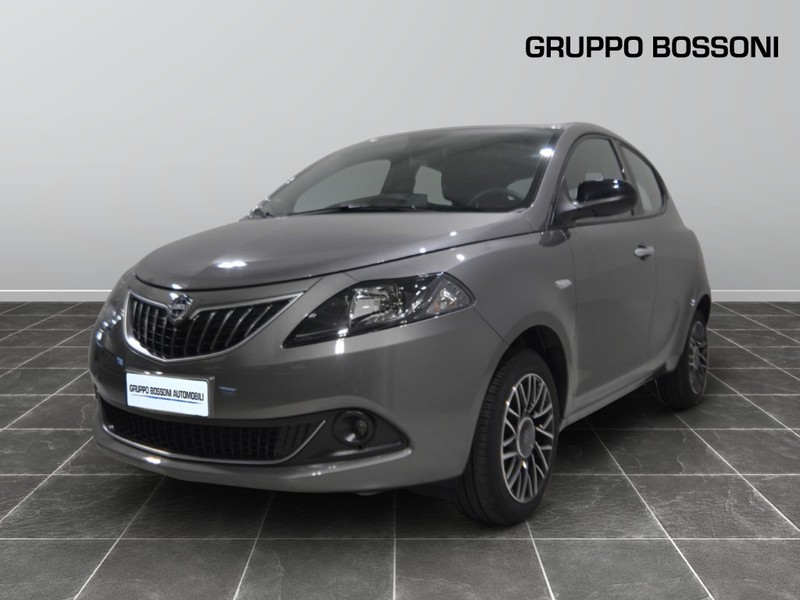 1 - Lancia Ypsilon 1.0 firefly hybrid 70cv platino s&s
