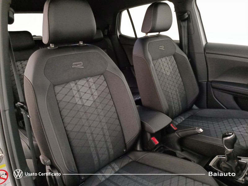 19 - Volkswagen T-Cross 1.0 tsi 115cv r-line