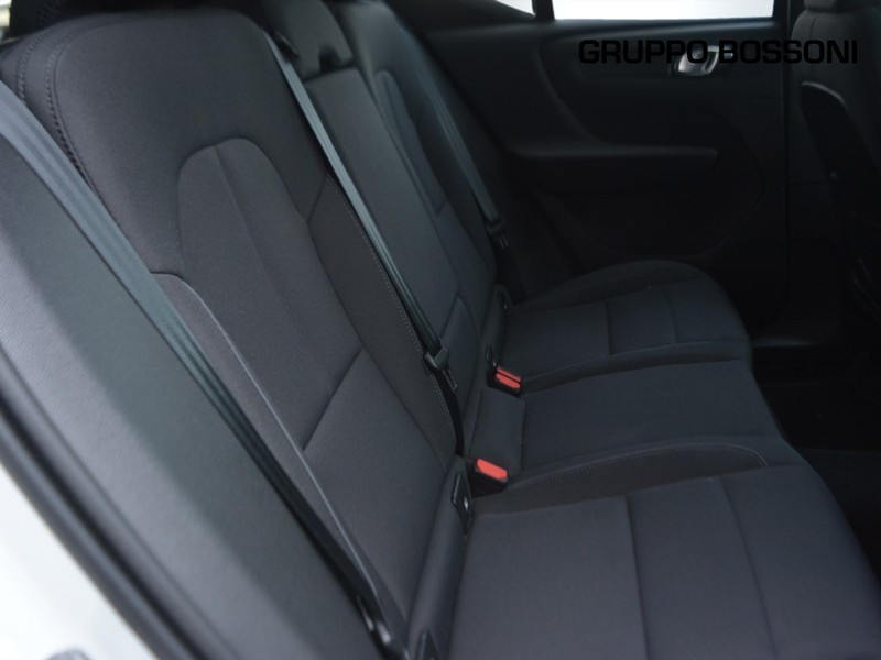 7 - Volvo XC40 single motor plus rwd edt