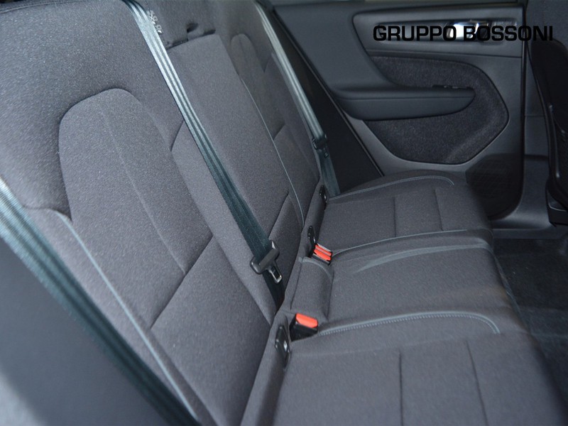 7 - Volvo XC40 single motor extended range plus rwd edt