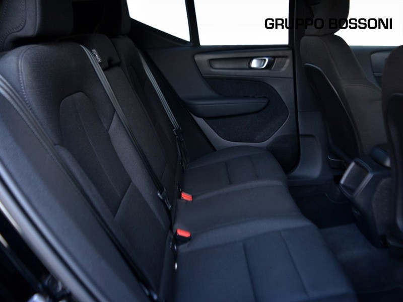 7 - Volvo XC40 1.5 t2 momentum core my21
