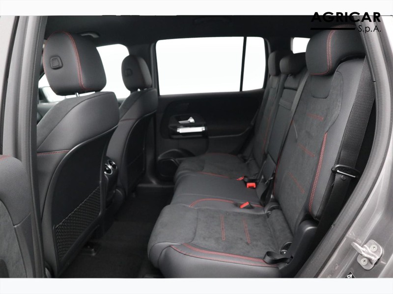 7 - Mercedes EQB 300 amg line advanced plus 4matic