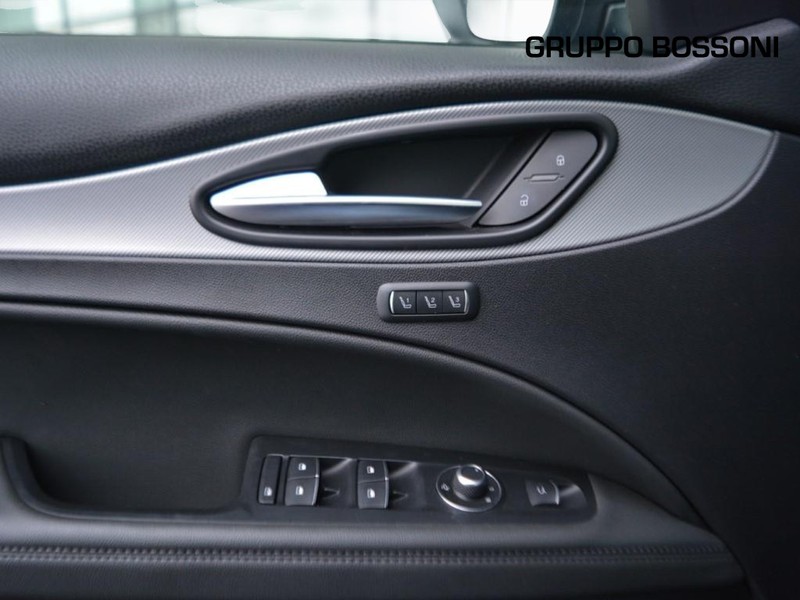 13 - Alfa Romeo Stelvio 2.2 turbo 210cv veloce q4 at8