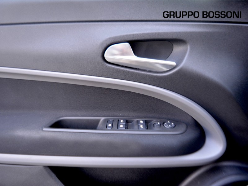 13 - Jeep Avenger 1.2 turbo 100cv longitude fwd