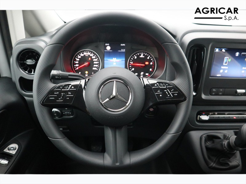 13 - Mercedes Vans Vito 110 cdi long pro