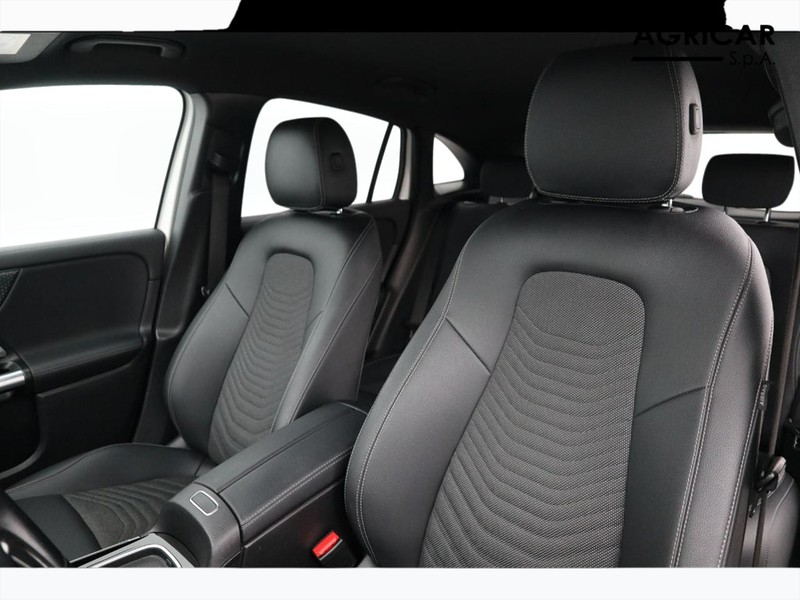 7 - Mercedes GLA 180 d progressive advanced 8g-dct