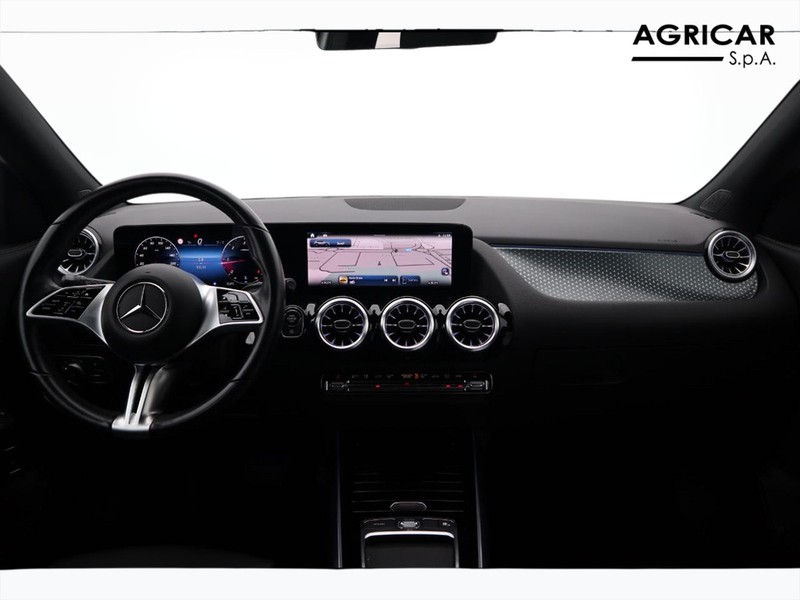 13 - Mercedes GLA 180 d progressive advanced 8g-dct