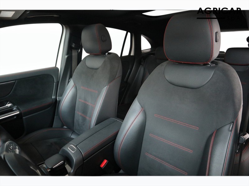 7 - Mercedes GLA 250 e plug in hybrid (e eq-power) premium 8g-dct