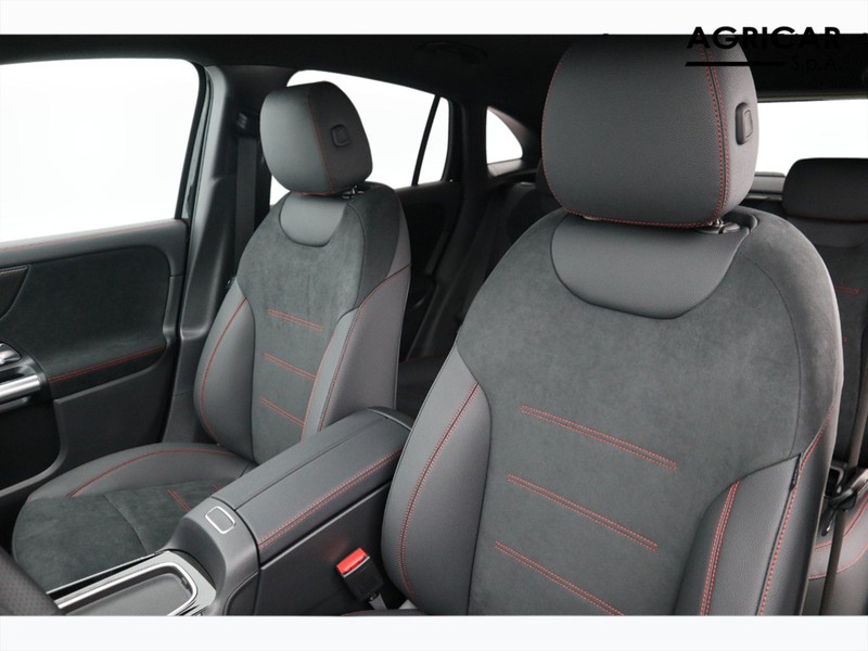 7 - Mercedes GLA 200 d amg line extra 8g-dct