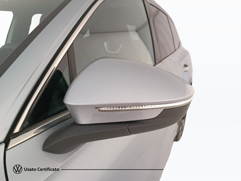 25 - Volkswagen Tiguan 2.0 tdi scr 150cv r-line dsg