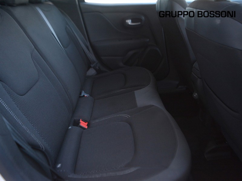 7 - Jeep Renegade 1.5 turbo t4 mhev altitude 2wd dct