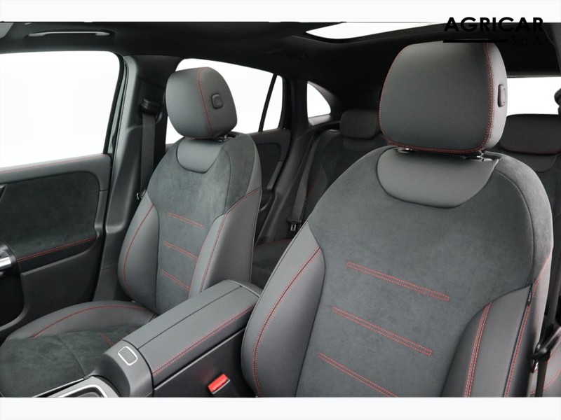 7 - Mercedes GLA 200 d amg line premium 8g-dct