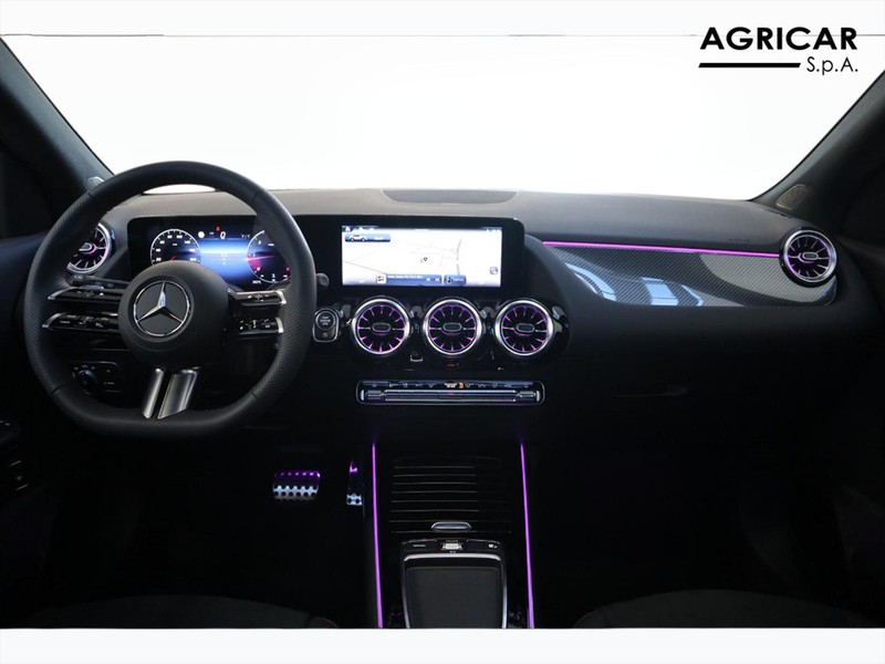 13 - Mercedes GLA 200 d amg line premium 4matic 8g-dct