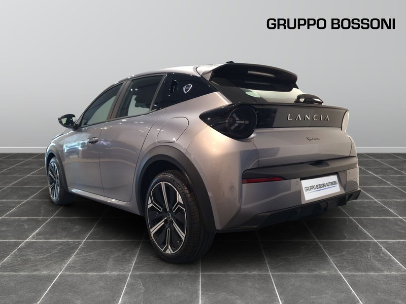 7 - Lancia Ypsilon 1.2 mhev 110cv e-dct