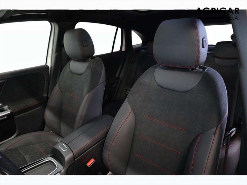 7 - Mercedes GLA 220 d amg line premium 4matic 8g-dct