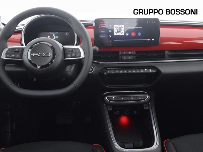 7 - Fiat 600 54kwh red