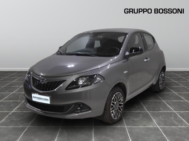 1 - Lancia Ypsilon 1.0 firefly hybrid 70cv platino s&s