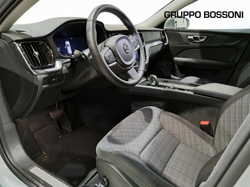 7 - Volvo V60 2.0 b3 core automatico