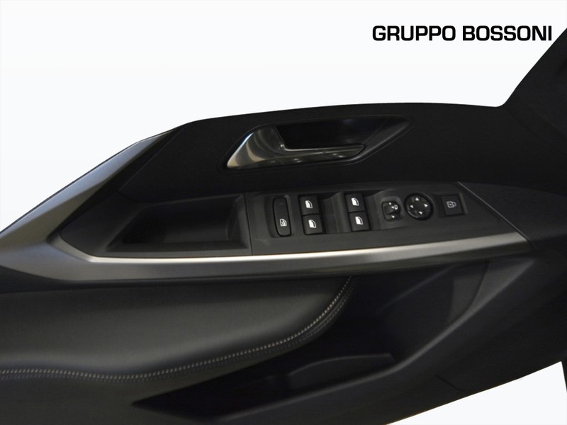 13 - Peugeot 3008 1.2 hybrid 136cv allure e-dcs6