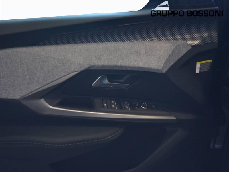 13 - Peugeot 3008 1.2 hybrid 136cv gt e-dcs6