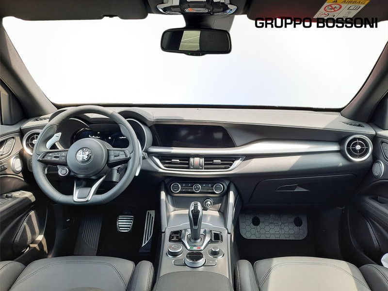 7 - Alfa Romeo Stelvio 2.2 turbo 210cv veloce q4 at8