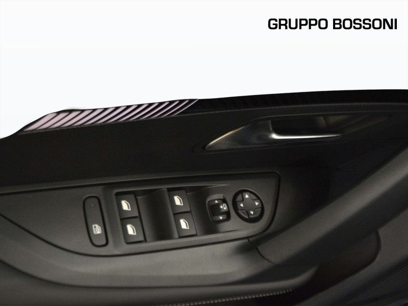 13 - Peugeot 2008 1.2 hybrid 145cv allure e-dcs6
