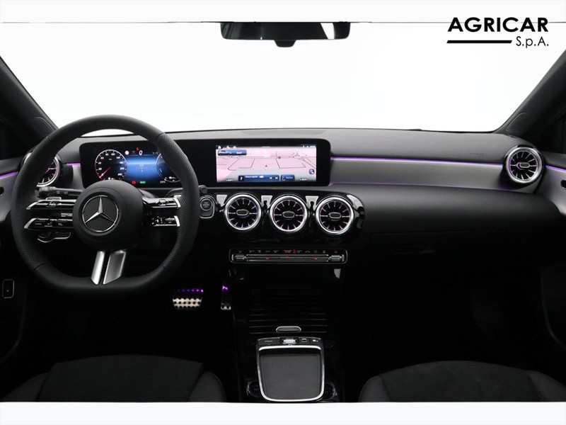 13 - Mercedes Classe A 250 e plug-in-hybrid amg line premium speedshift dct amg 8g