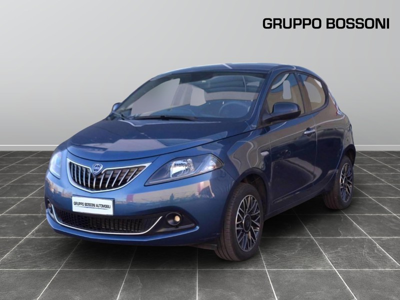 1 - Lancia Ypsilon 1.0 firefly hybrid 70cv platino s&s