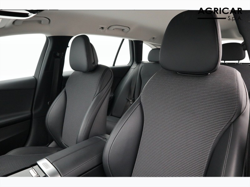 7 - Mercedes Classe C station wagon 200 d mild hybrid advanced 9g-tronic