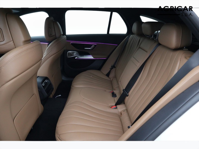 7 - Mercedes Classe E station wagon all-terrain 220 d premium 4matic 9g-tronic