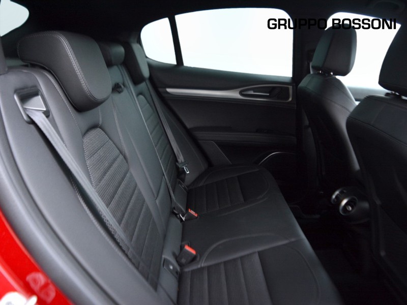 7 - Alfa Romeo Stelvio 2.2 turbo 160cv sprint rwd at8