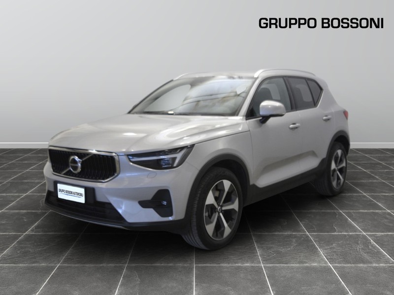 1 - Volvo XC40 2.0 b3 core automatico