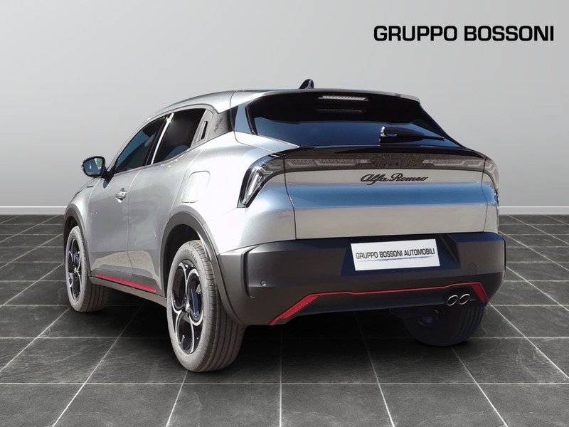 7 - Alfa Romeo Junior 1.2 hybrid 145cv ibrida speciale edct6