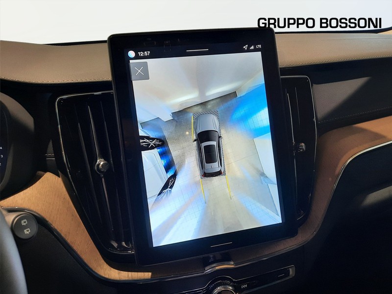 13 - Volvo XC60 2.0 b5 mild hybrid ultra dark awd automatico