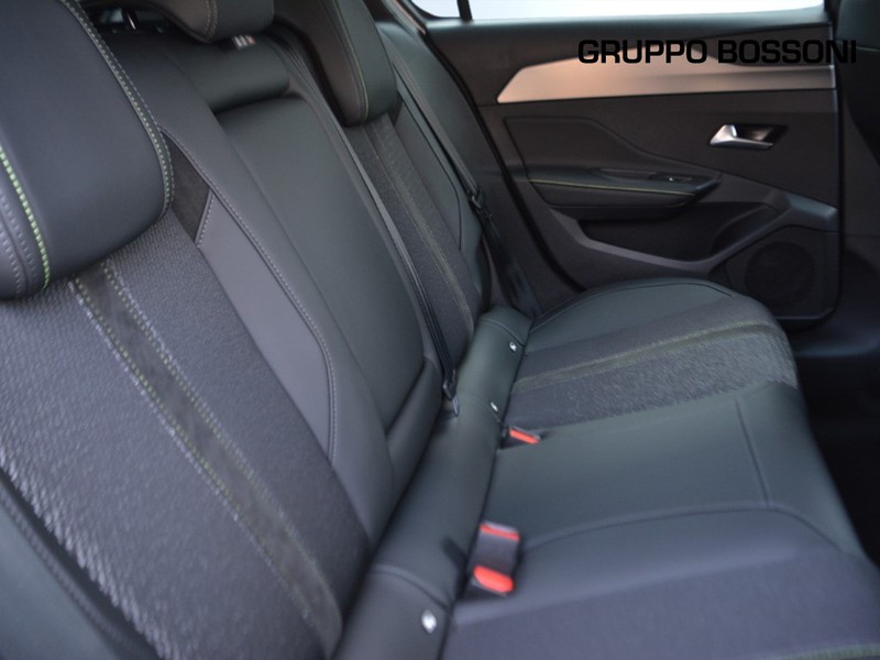 7 - Peugeot 308 1.2 hybrid 136cv gt e-dcs6