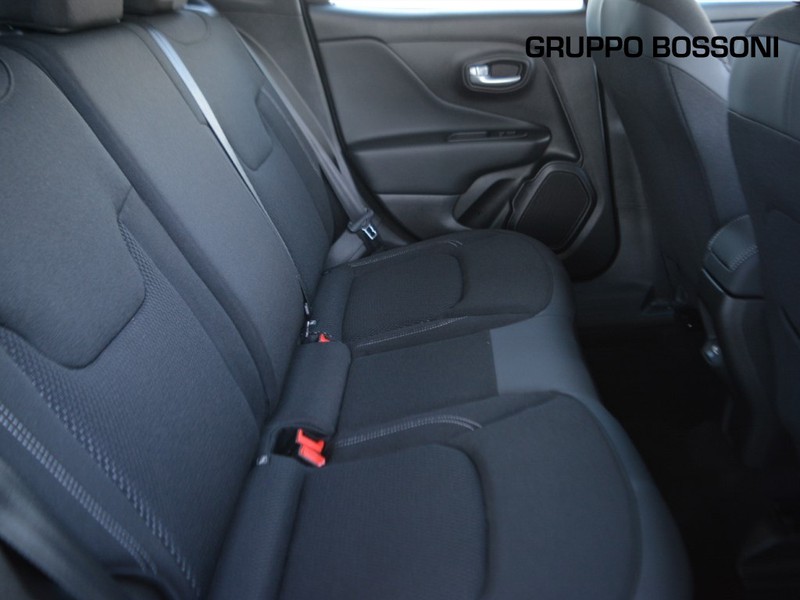 7 - Jeep Renegade 1.5 turbo t4 mhev altitude 2wd dct