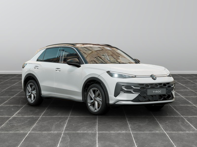 1 - Volkswagen T-Roc 1.5 etsi act 150cv life dsg