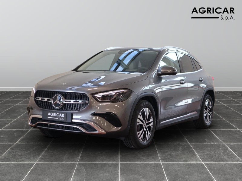 1 - Mercedes GLA 180 d progressive advanced 8g-dct